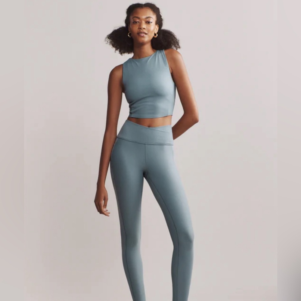 RHONE Women's Blue Activewear Set